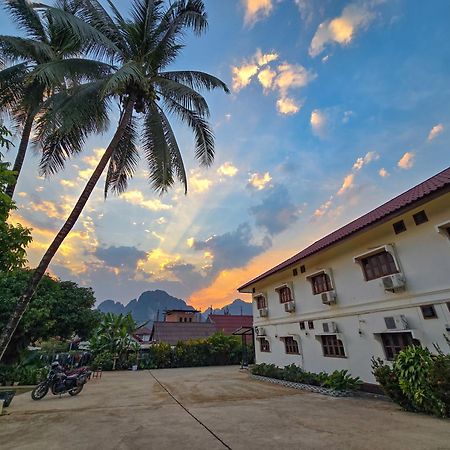 Saphaothong Guesthouse Vang Vieng Dış mekan fotoğraf
