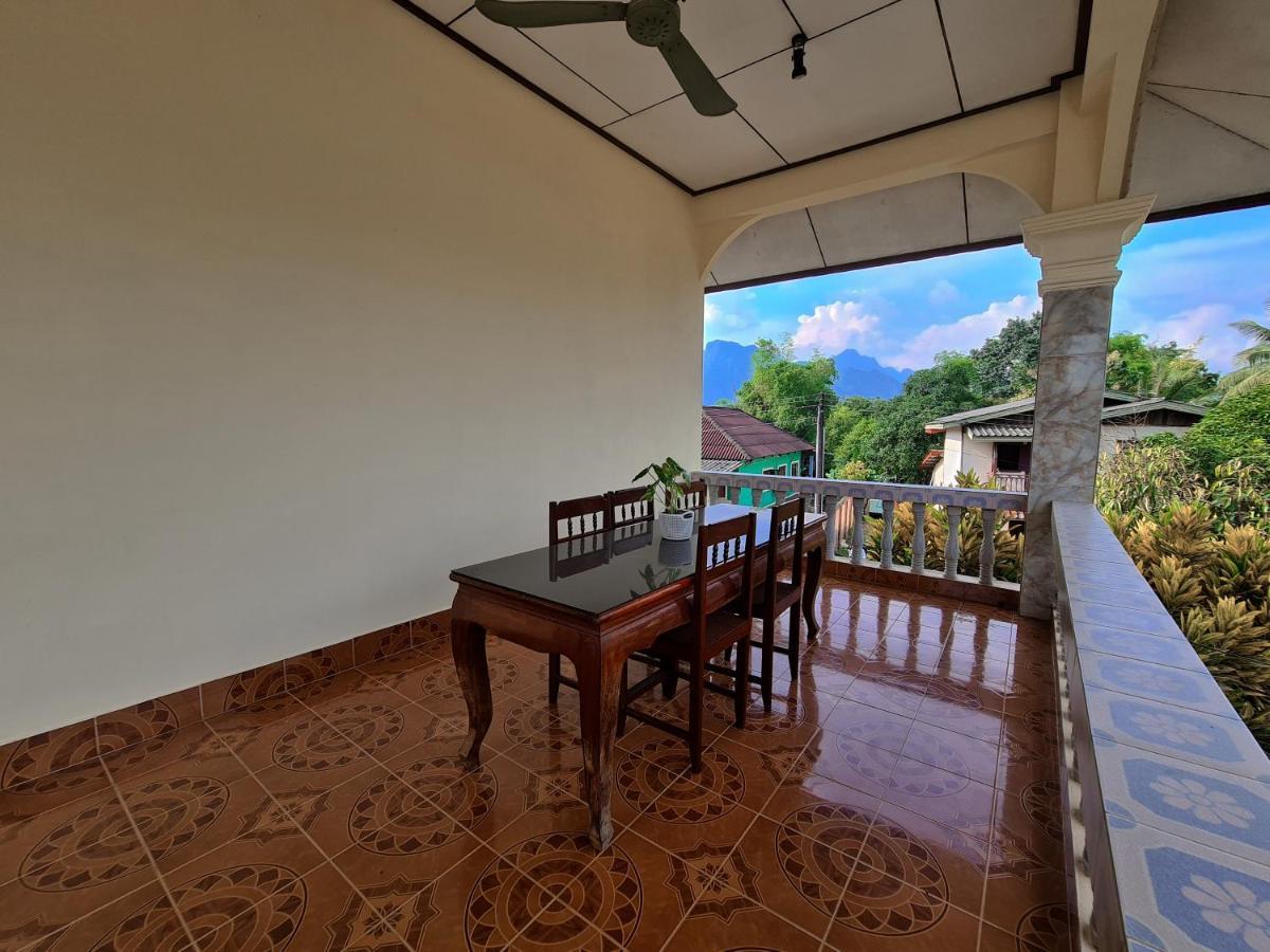 Saphaothong Guesthouse Vang Vieng Dış mekan fotoğraf