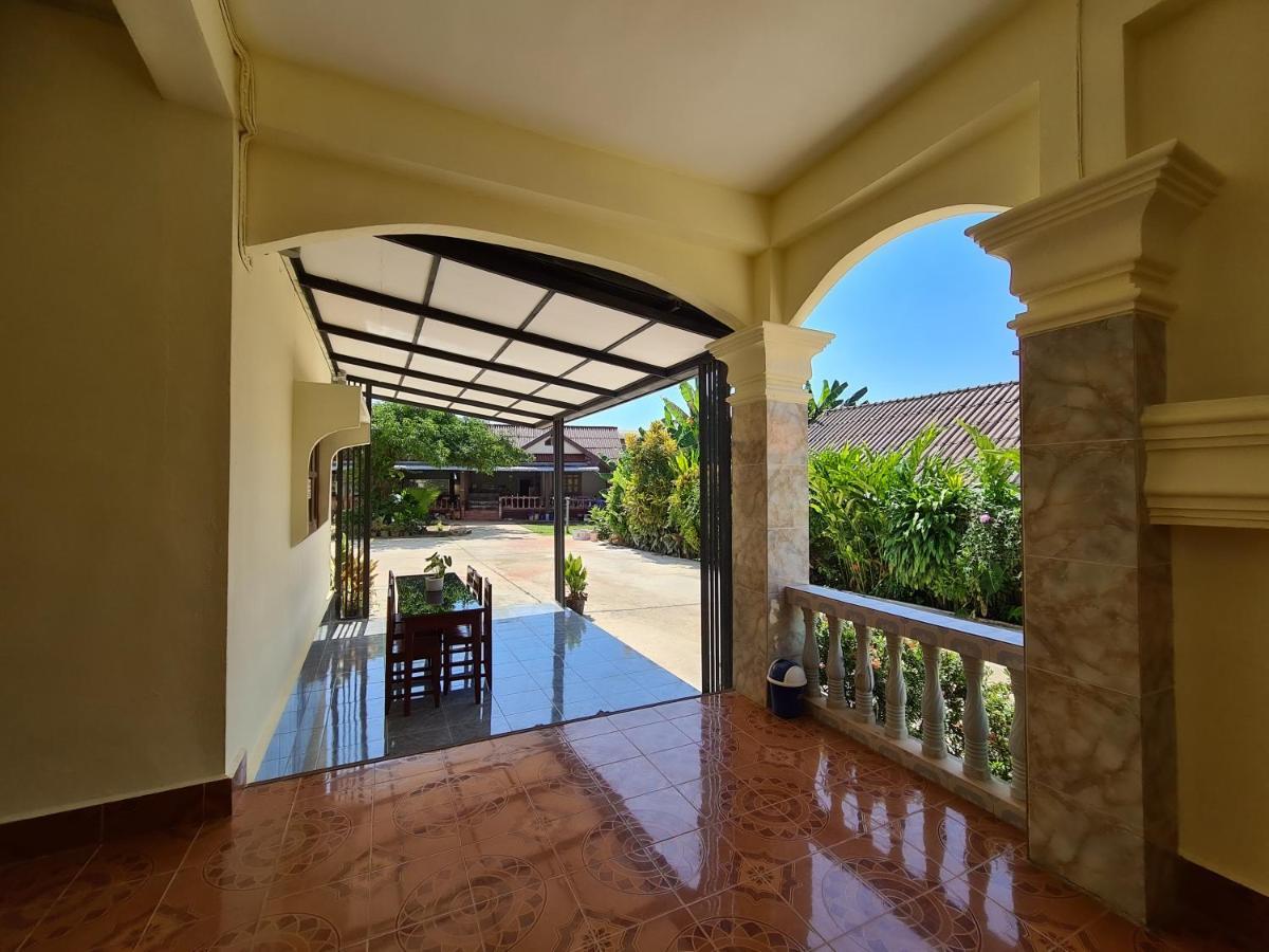 Saphaothong Guesthouse Vang Vieng Dış mekan fotoğraf