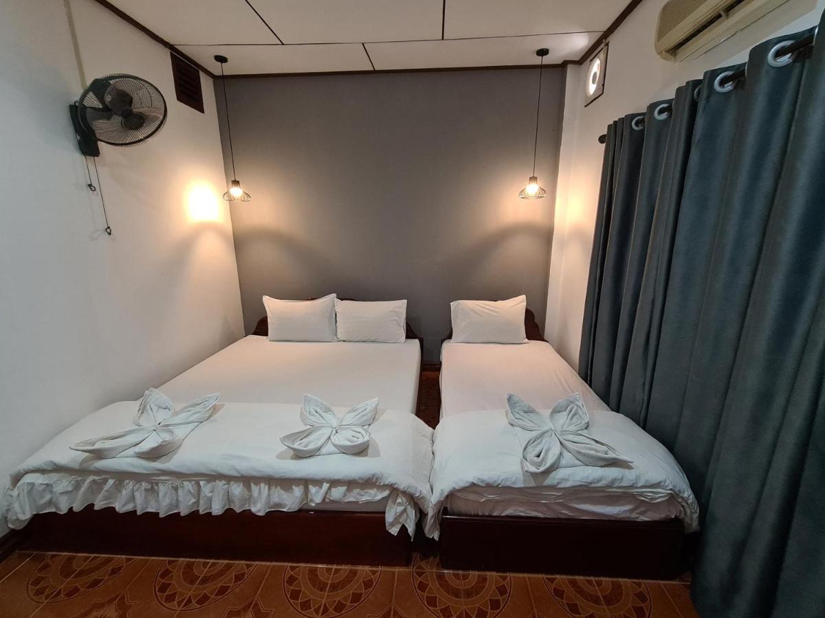 Saphaothong Guesthouse Vang Vieng Dış mekan fotoğraf