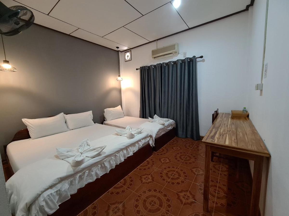 Saphaothong Guesthouse Vang Vieng Dış mekan fotoğraf