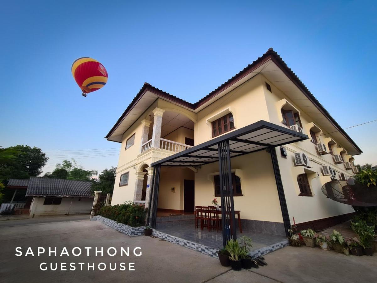 Saphaothong Guesthouse Vang Vieng Dış mekan fotoğraf
