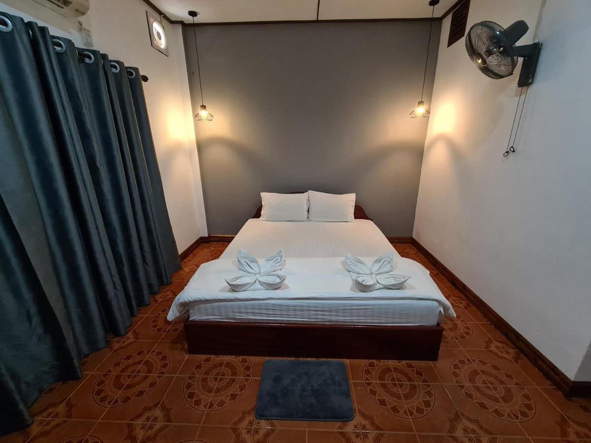 Saphaothong Guesthouse Vang Vieng Dış mekan fotoğraf