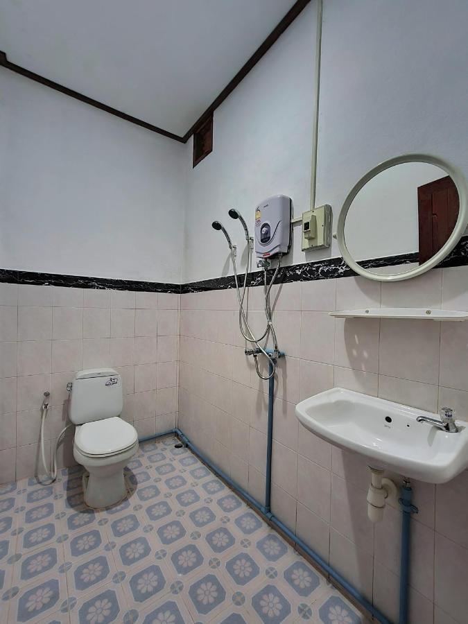 Saphaothong Guesthouse Vang Vieng Dış mekan fotoğraf