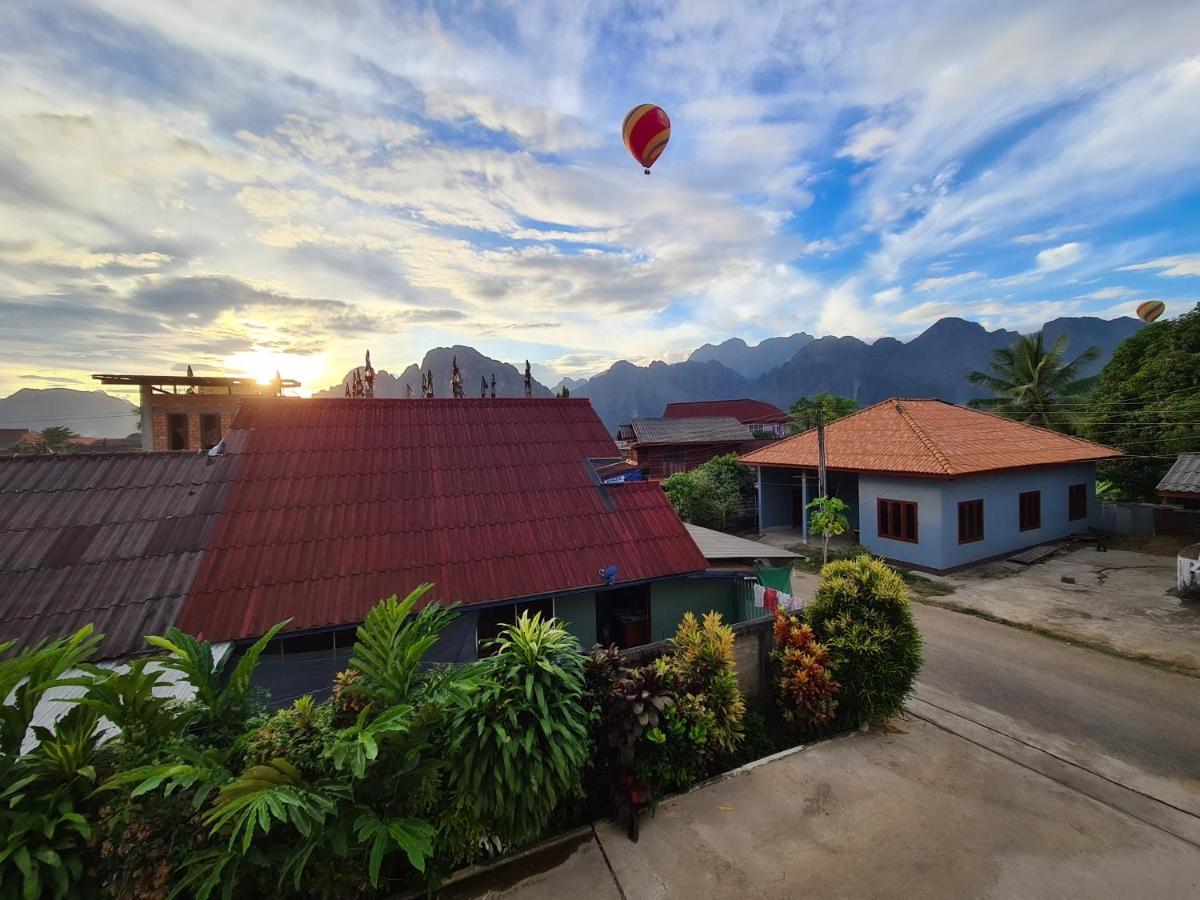 Saphaothong Guesthouse Vang Vieng Dış mekan fotoğraf