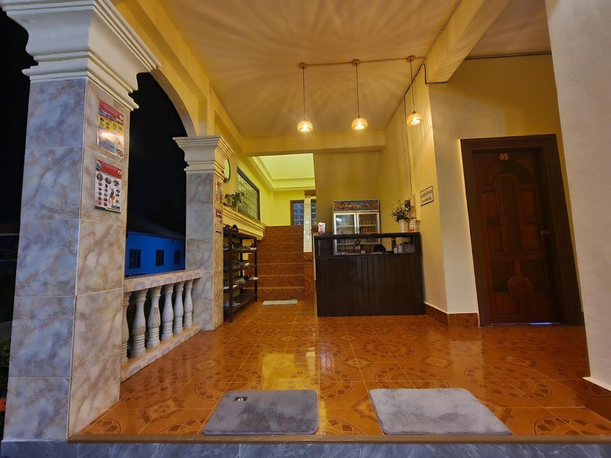 Saphaothong Guesthouse Vang Vieng Dış mekan fotoğraf