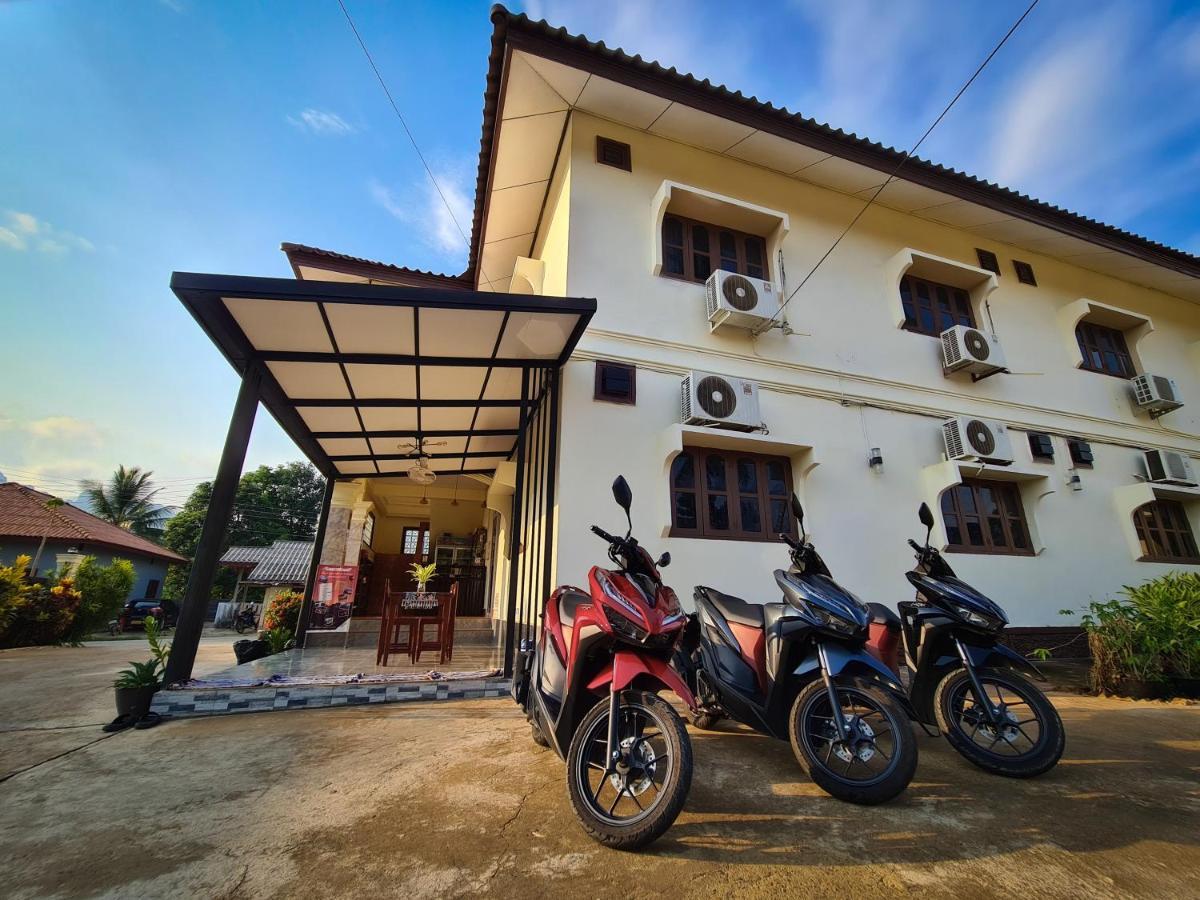 Saphaothong Guesthouse Vang Vieng Dış mekan fotoğraf