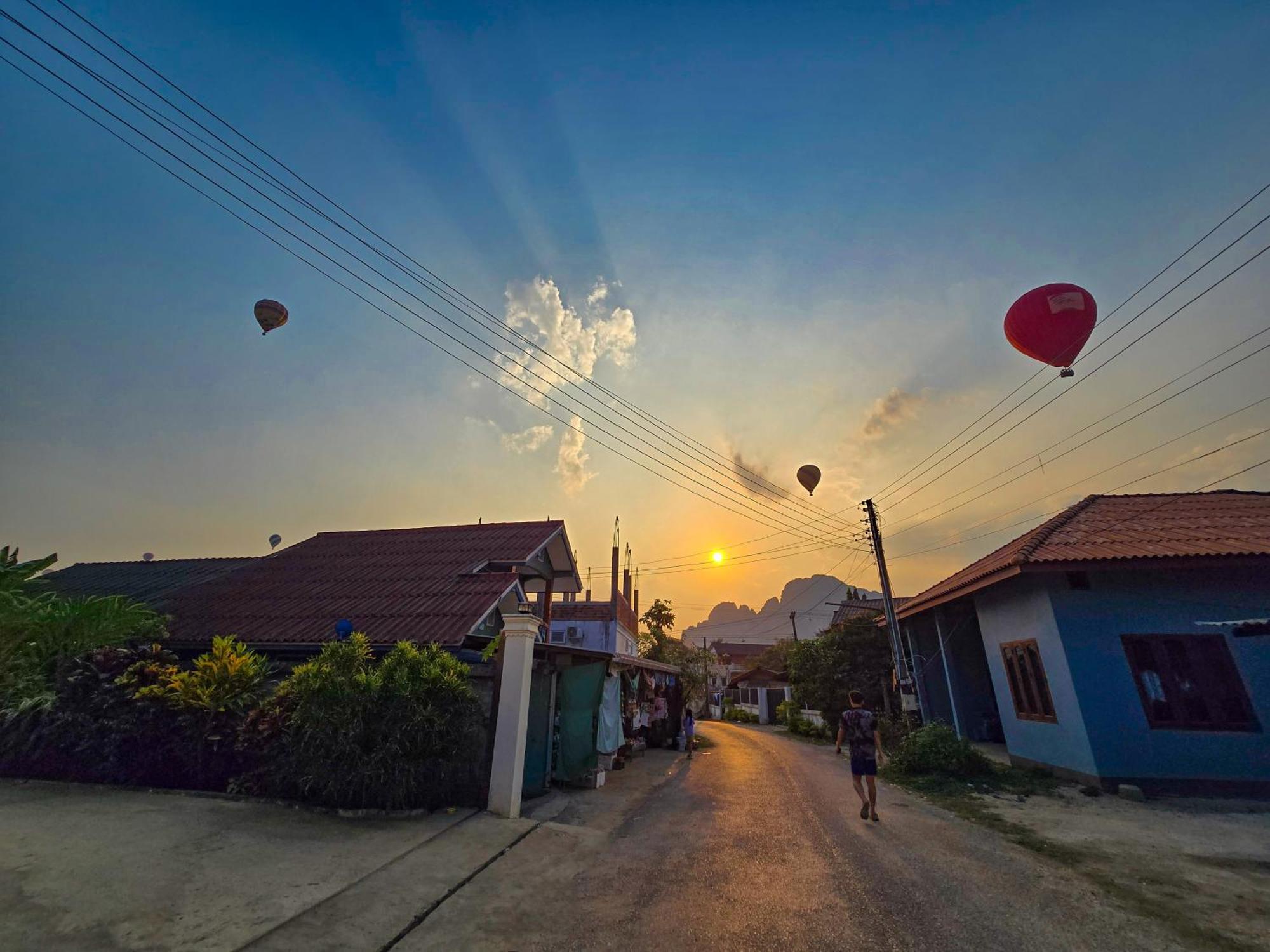 Saphaothong Guesthouse Vang Vieng Dış mekan fotoğraf