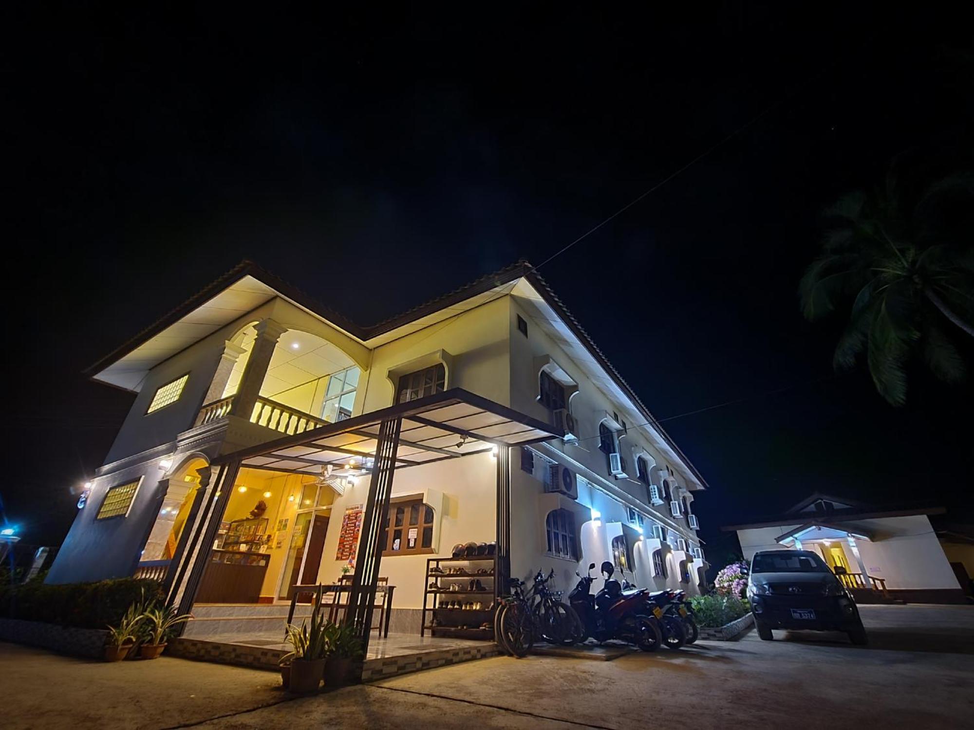 Saphaothong Guesthouse Vang Vieng Dış mekan fotoğraf